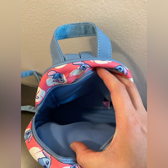 Disney's Lilo and Stitch Mini Backpack Bioworld - Picture 4 of 6
